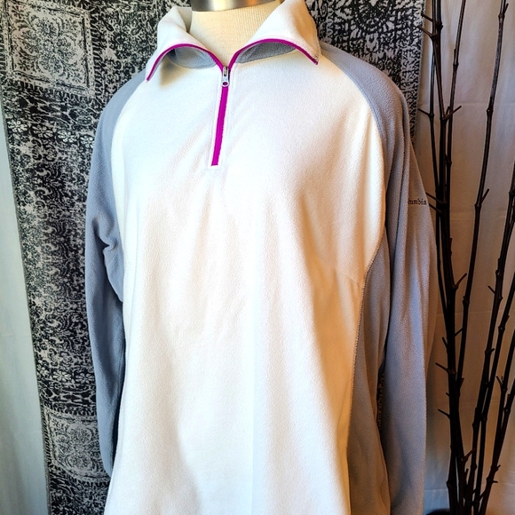 Columbia Sweaters - COLUMBIA..MUST HAVEEEE SWEATER